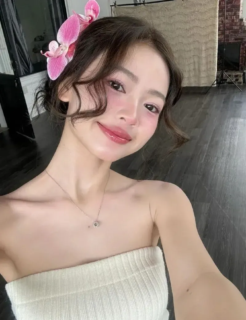 Facebook gái xinh nổi bật với vẻ đẹp quyến rũ, ngọt ngào