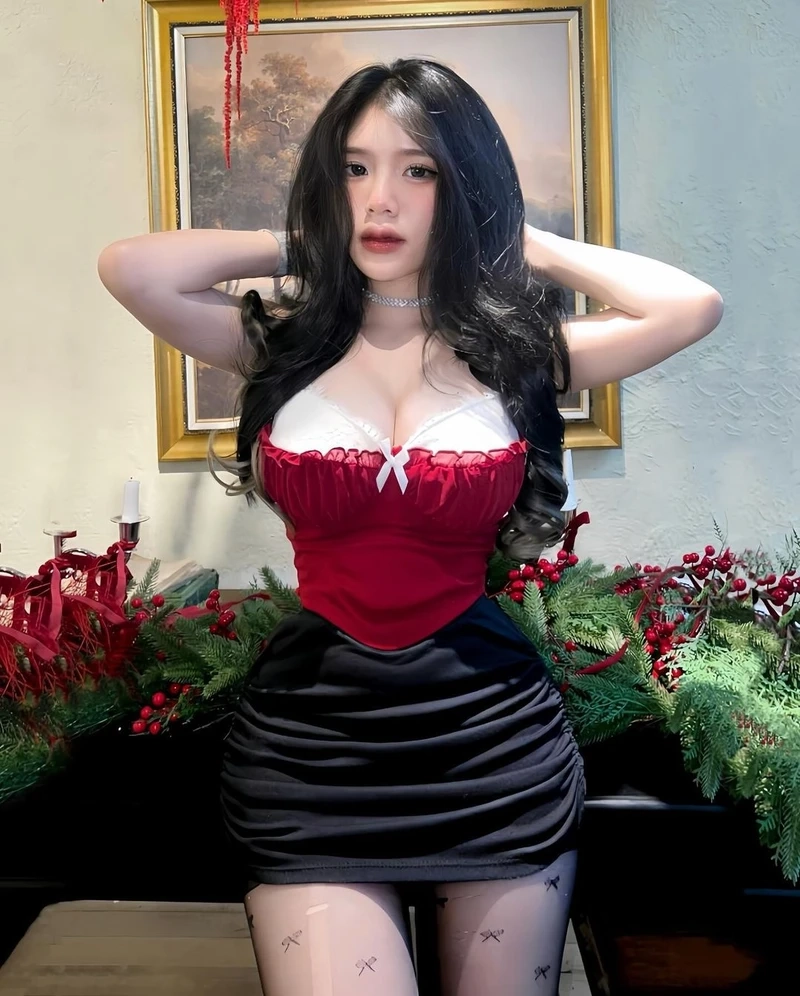 Hình gái Trung Quốc cosplay Halloween, tạo nên phong cách độc đáo và vui nhộn